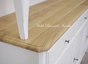 Credenza da cucina con alzata a 3 ante in legno finitura bianco e top in rovere massiccio